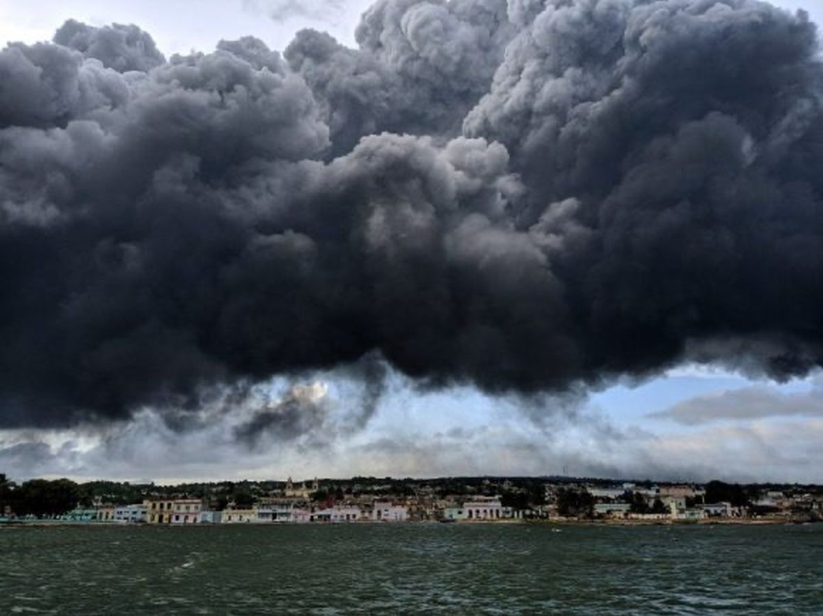Nube de humo tóxico sobre Matanzas