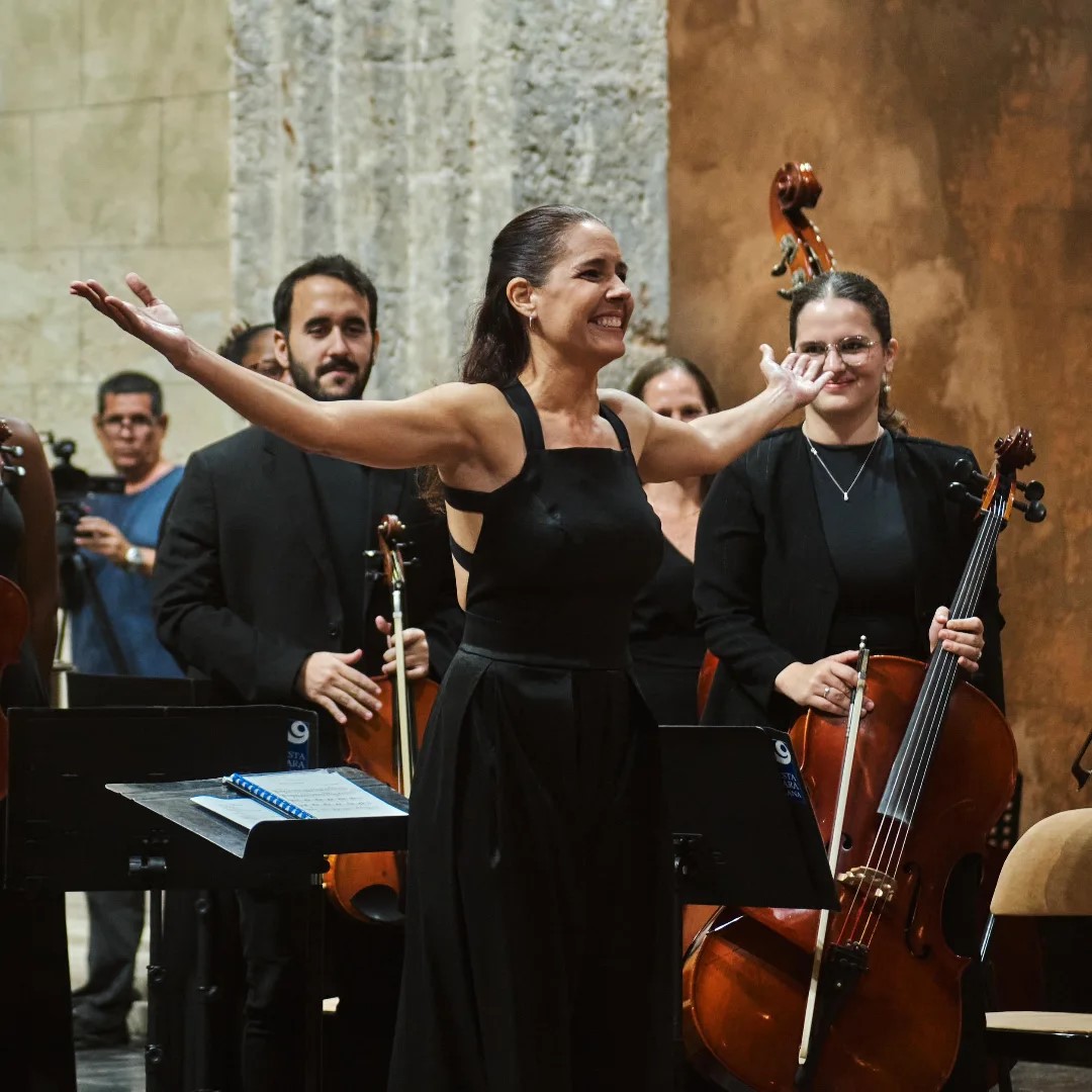 Daiana García Siverio, directora de la Orquesta de Cámara de La Habana