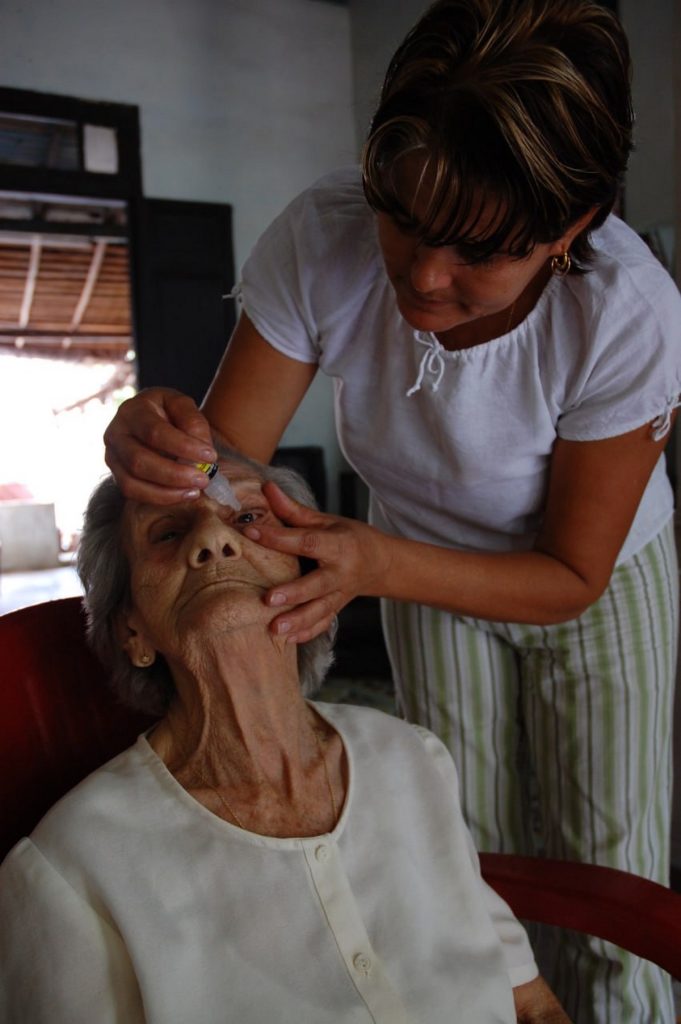 Cuidados a personas adultas mayores