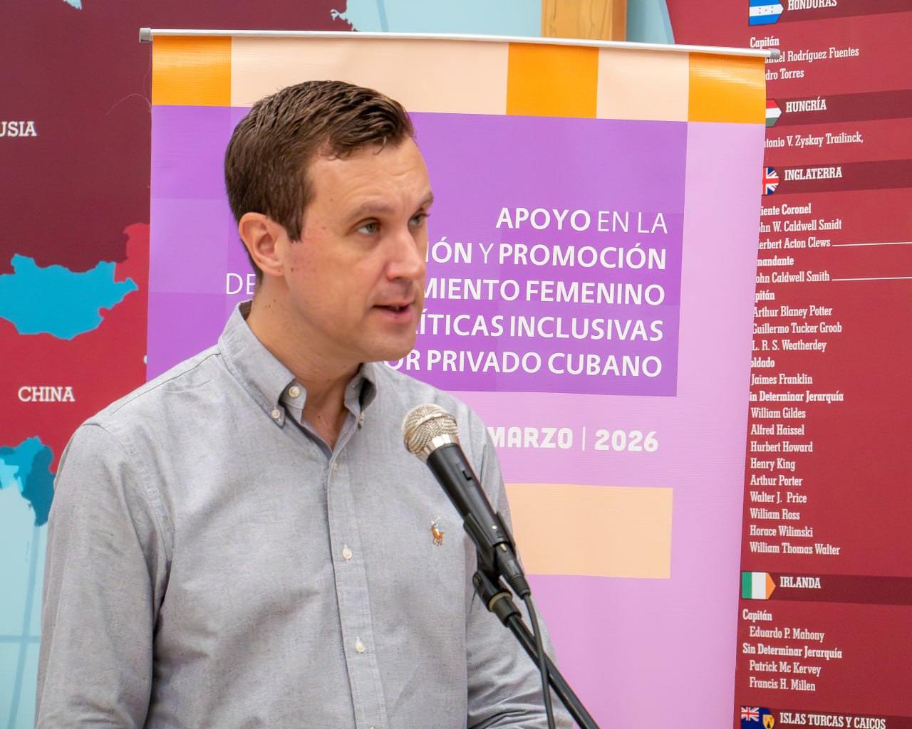 El embajador del Reino Unido en Cuba, James Hooley OBE, en los Talleres Red Emprendedoras 8