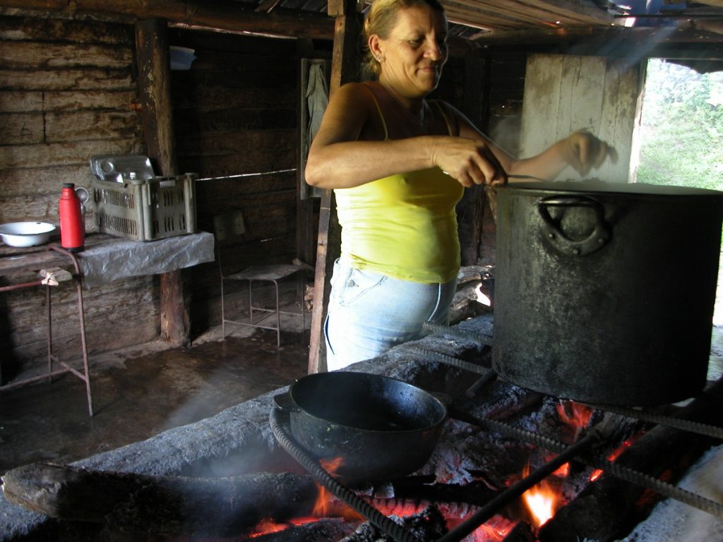 Mujeres y trabajo doméstico no remunerado