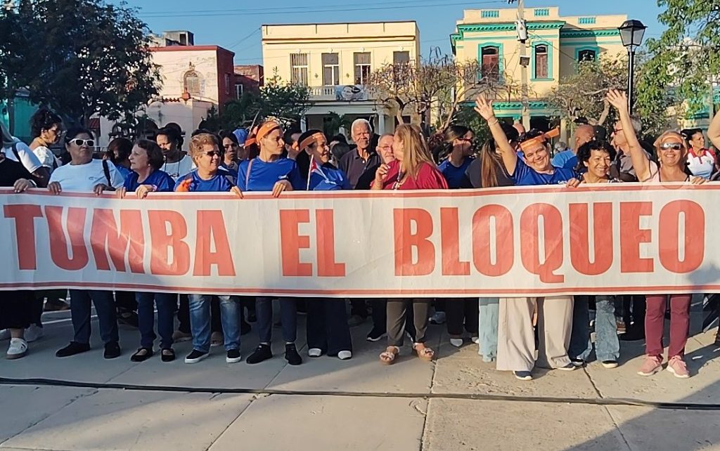 Mujeres cubanas denuncian el bloqueo de Estados Unidos a Cuba
