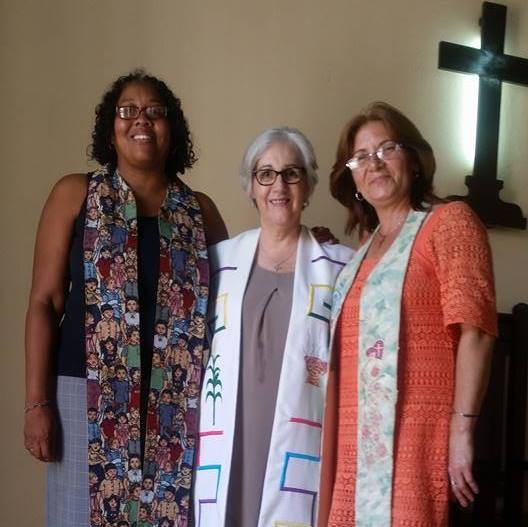 Dora Arce y mujeres pastoras de la iglesia Presbiteriana