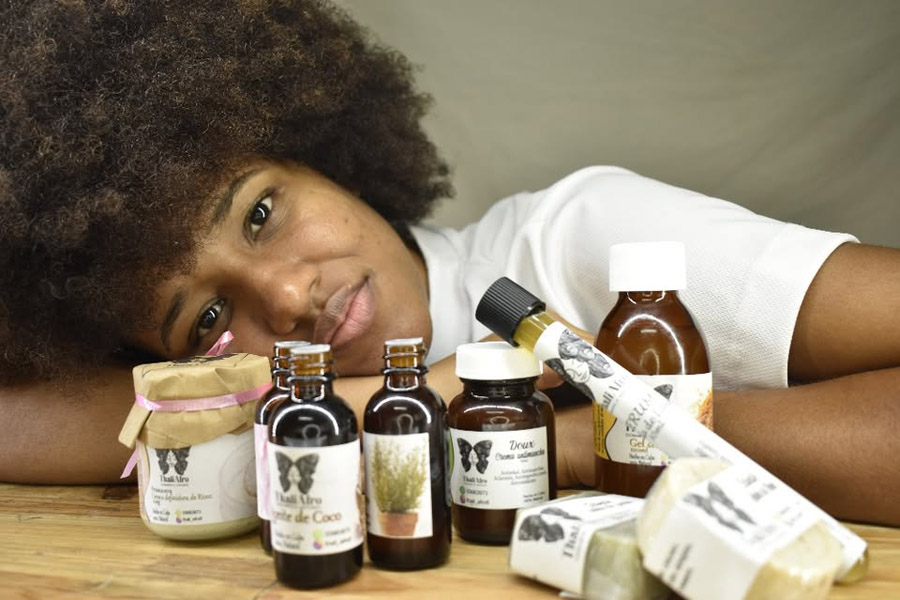 Mujeres emprendedoras: ThaliAfro Cosmética Natural, liderado por Thalía Quesada Salas.