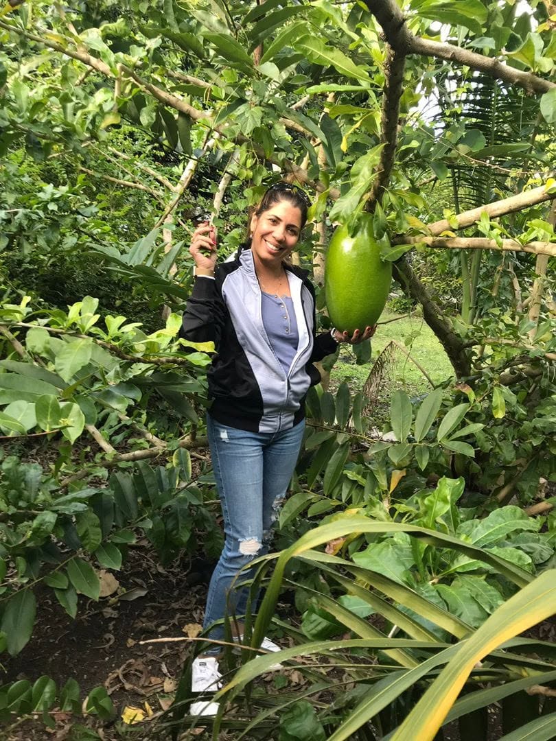 Mujeres emprendedoras: everría, fundadora de la finca agroecológica La Yoandra.