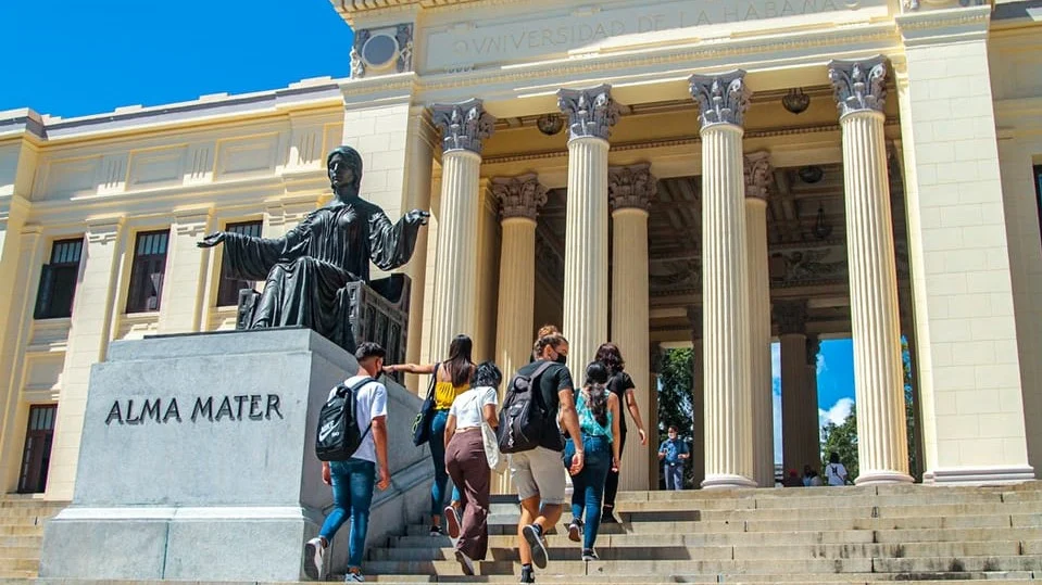 Estudiantes en la Universidad de La Habana