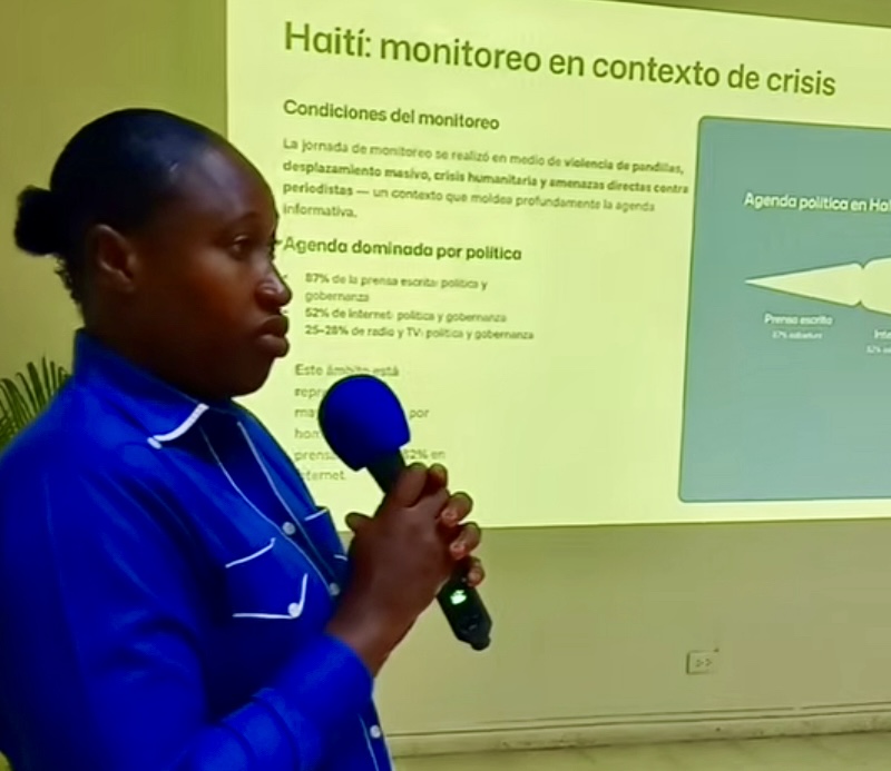 Jéruscha Vasti Michel, coordinadora nacional del GMMP en Haití, expuso que la agenda de política y gobernanza en su país está cubierta 90 por ciento por hombres, en un contexto marcado por la violencia de pandillas y las amenazas contra periodistas. 