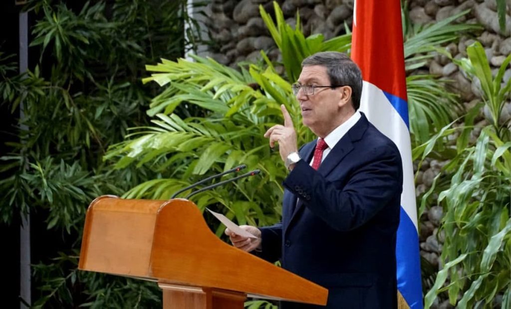 El más reciente informe de Cuba contra el bloqueo económico, comercial y financiero impuesto por Estados Unidos pone énfasis en el impacto a las personas y a las familias, dijo el canciller Bruno Rodríguez Parrilla.