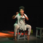 La obra fue presentada por el proyecto Mujeres, fuente de creación, que lidera la actriz Monse Duany, en la foto. La dirección y adaptación del texto estuvo a cargo de Osvaldo Doimeadiós