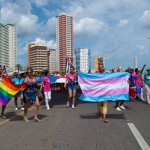 El malecón habanero acogió a activistas y e integrantes de la comunidad LGBTIQ, quienes  demandaron la plena inclusión social de personas homosexuales y transgénero