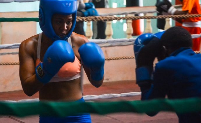 Mujeres cubanas boxeadoras