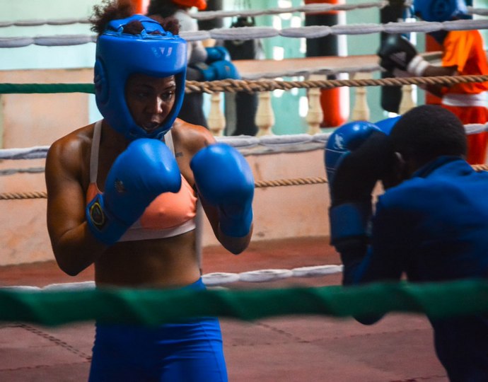 Mujeres cubanas boxeadoras