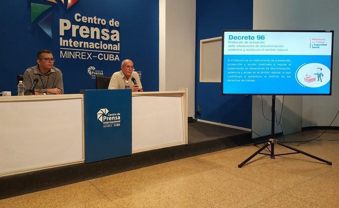 Conferencia de prensa acoso laboral