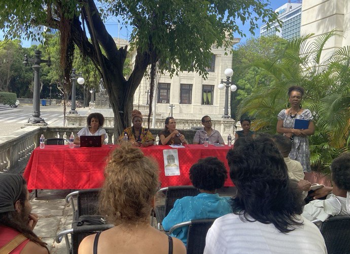 Feria del libro, panel Facultad de Filosofía, Sociología e Historia