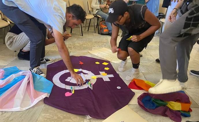 Activismo LGBTIQ+ y feminista