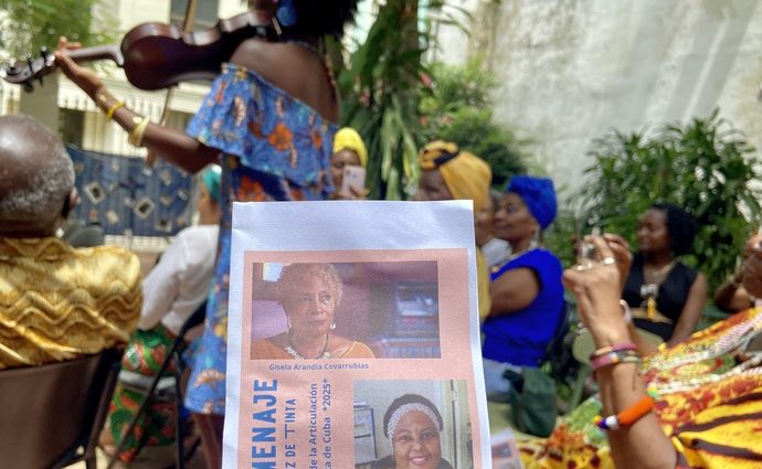 Tributo a Inés María Martiatu Terry (Lalita) y Gisela Arandia Covarrubias.