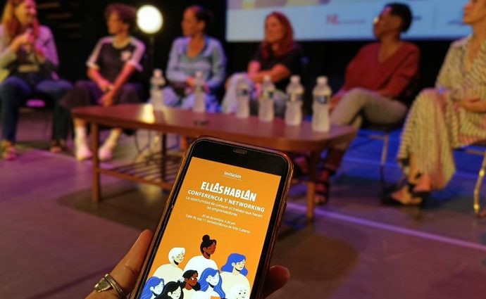 Espacio Ellas hablan, mujeres emprendedoras