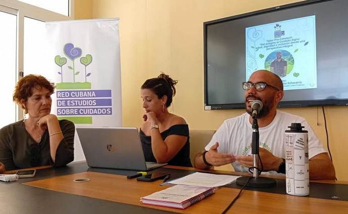 Panel sobre cuidados a personas LGBTIQ+
