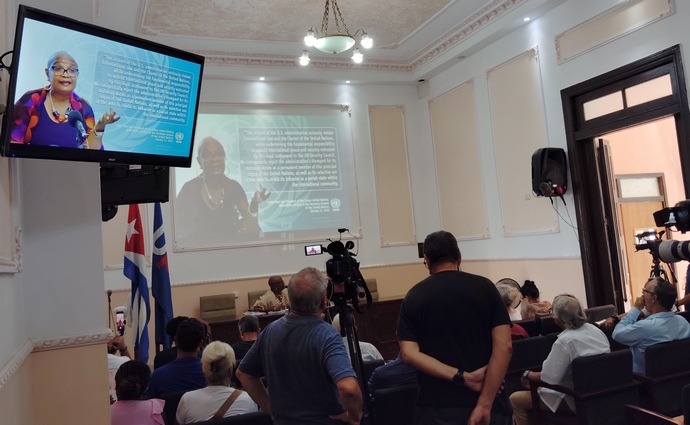 Denuncian bloqueo a Cuba
